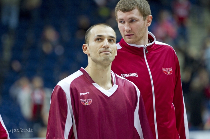 Spauskite peržiūrėti tikro dydžio